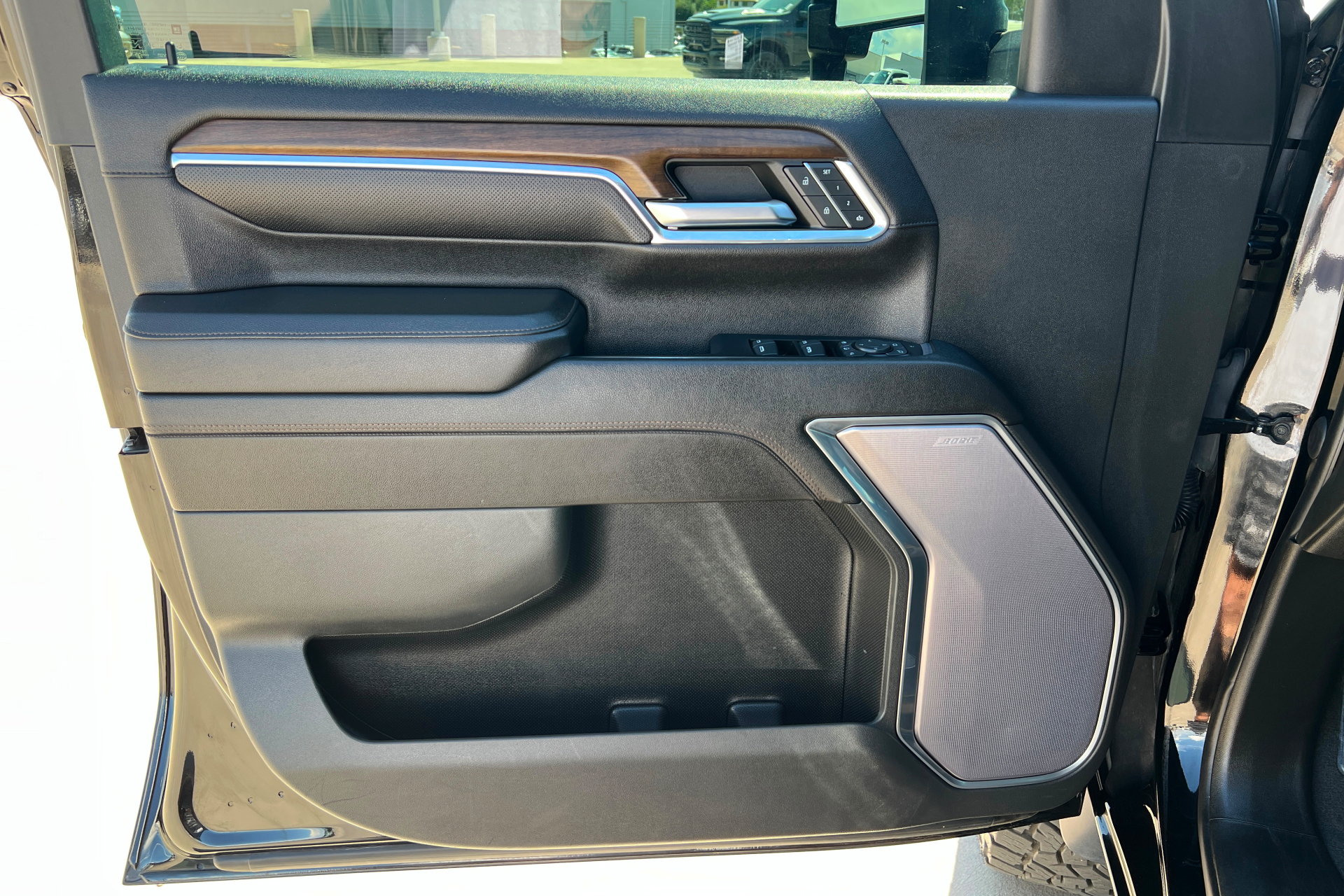Used 2024 Chevrolet Silverado 3500 High Country w/ High Country Premium Package AWD/4WD image 15