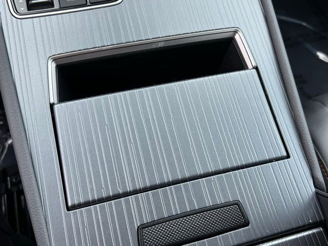 Used 2024 Toyota Sienna XSE image 30