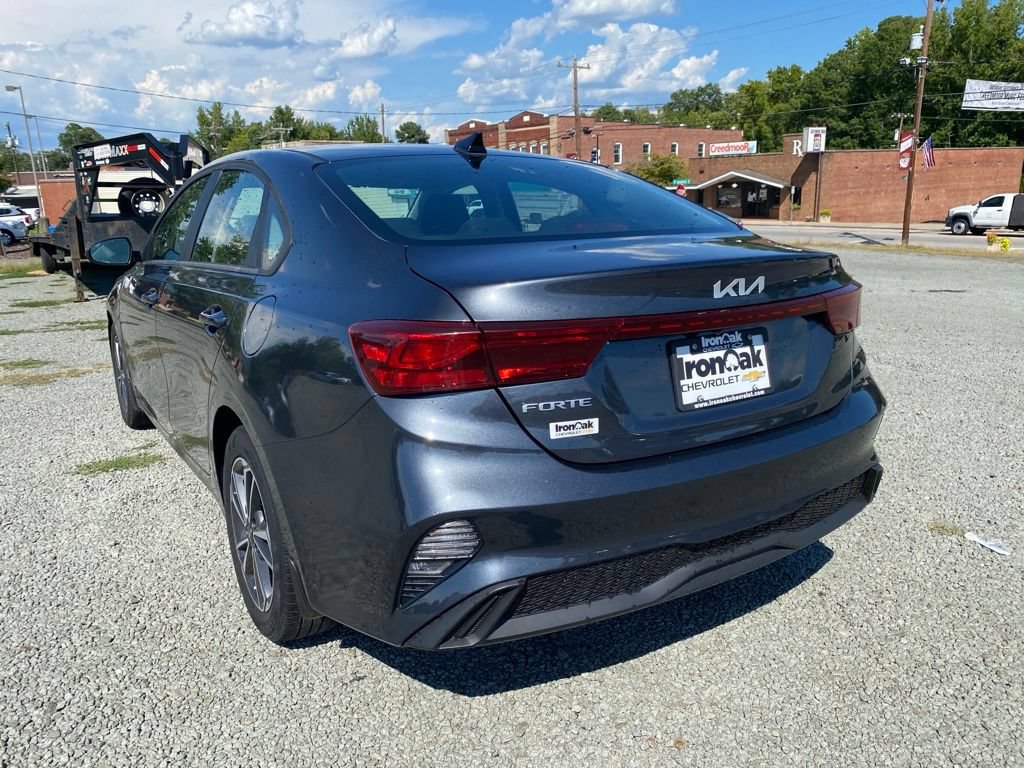 Used 2022 Kia Forte LXS FWD image 5