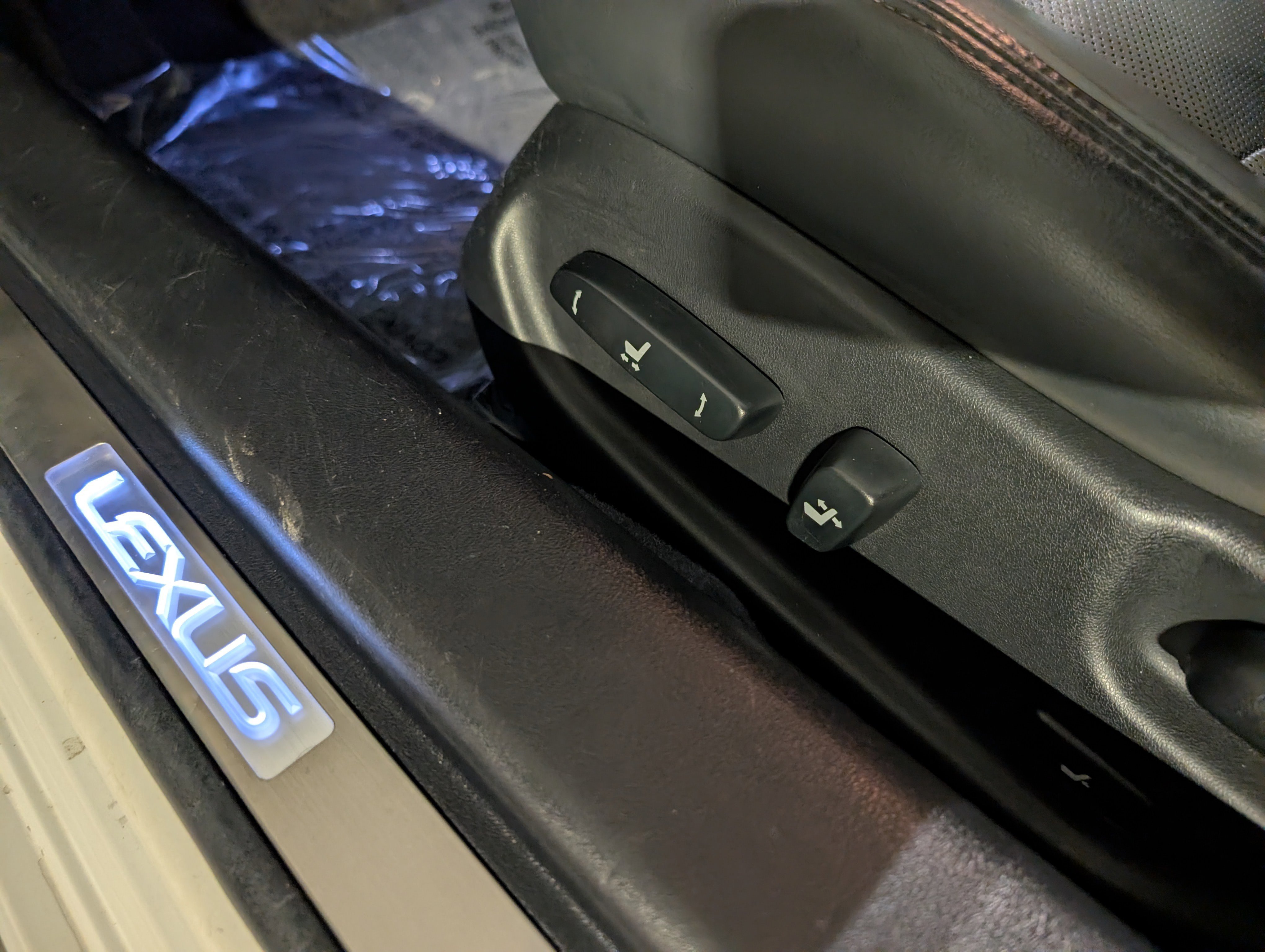 Used 2014 Lexus IS 350C w/ Luxury Package image 19