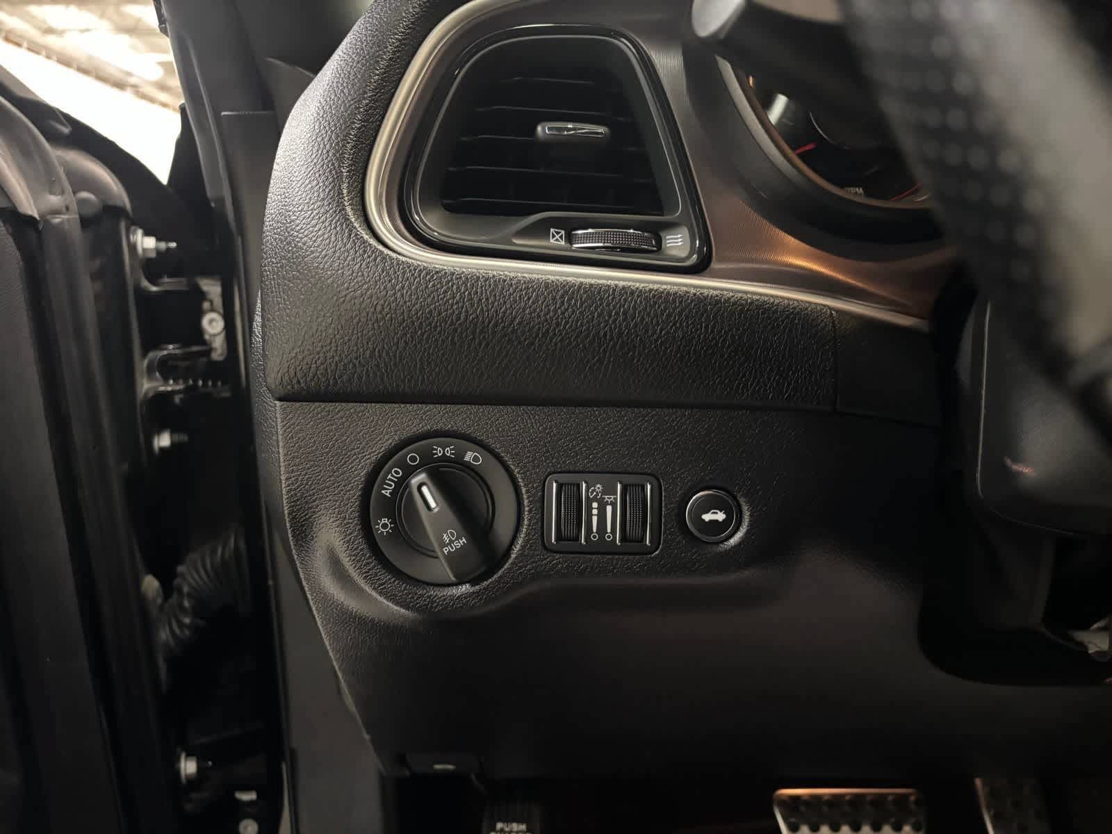 Used 2022 Dodge Challenger R/T Scat Pack RWD image 19