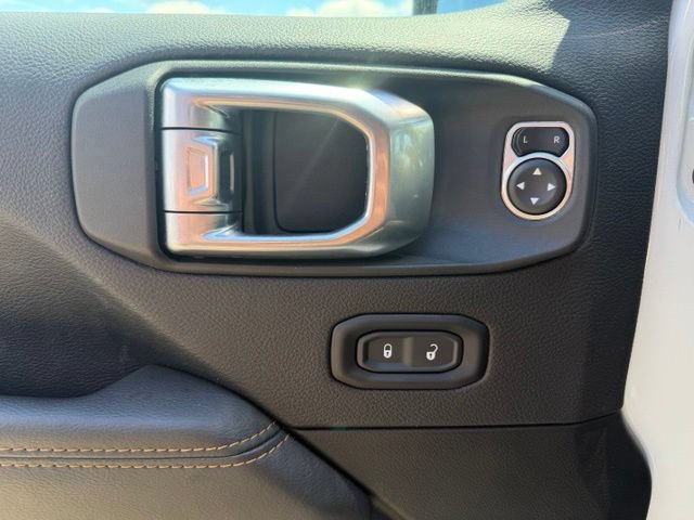 Certified 2023 Jeep Wrangler Unlimited Sahara AWD/4WD image 12