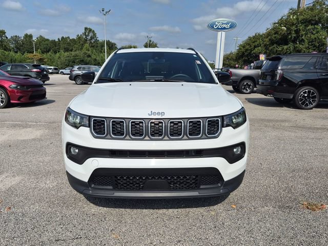 Used 2025 Jeep Compass Latitude AWD/4WD image 8