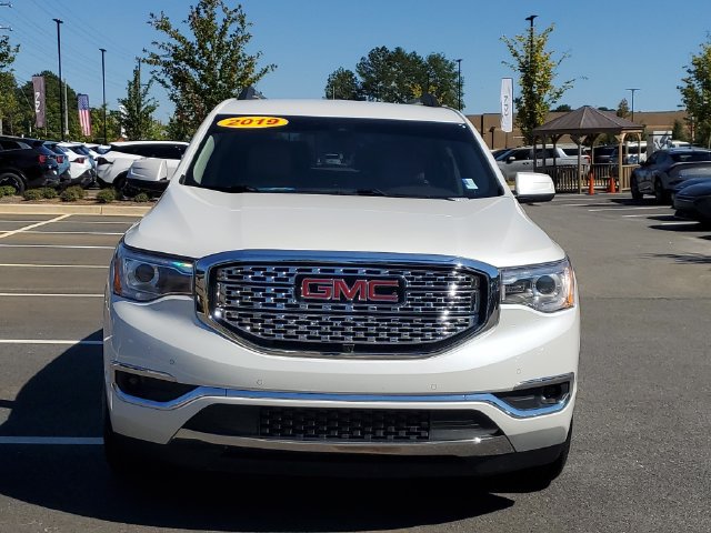 Used 2019 GMC Acadia Denali w/ Technology Package FWD image 2