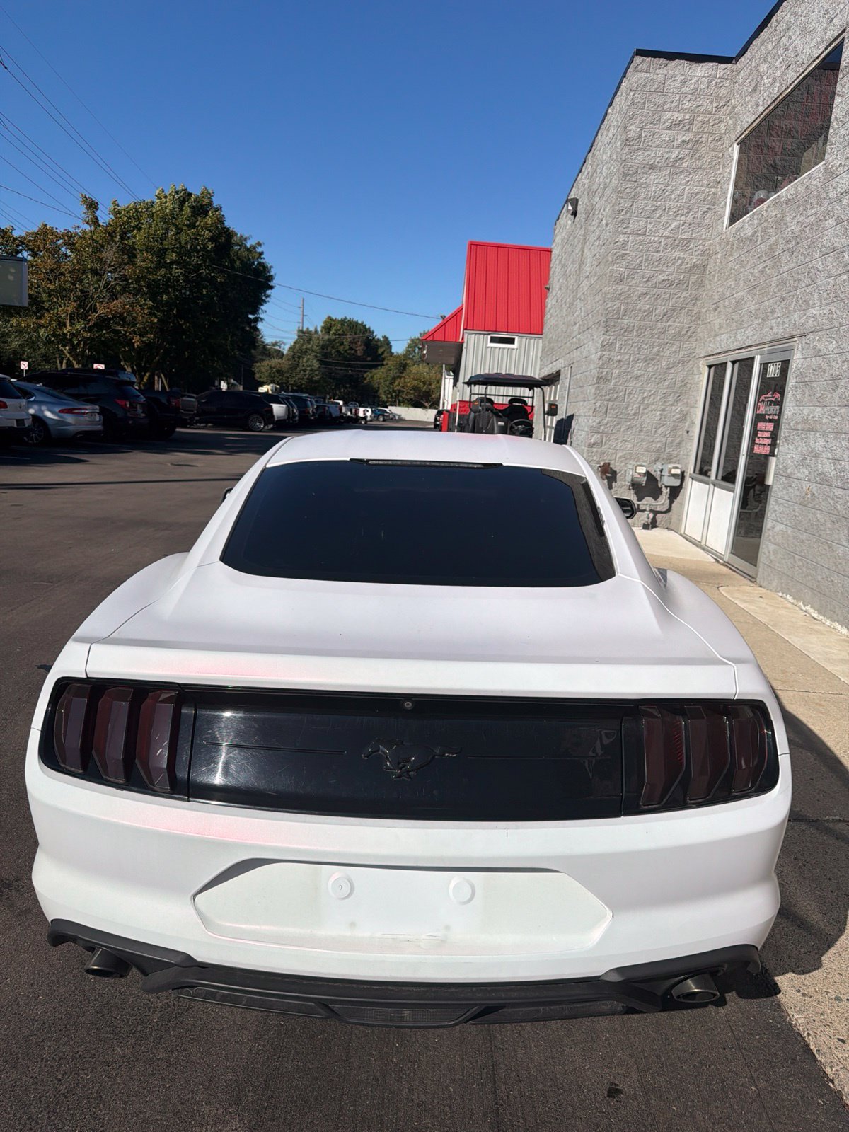 Used 2018 Ford Mustang Coupe RWD image 3