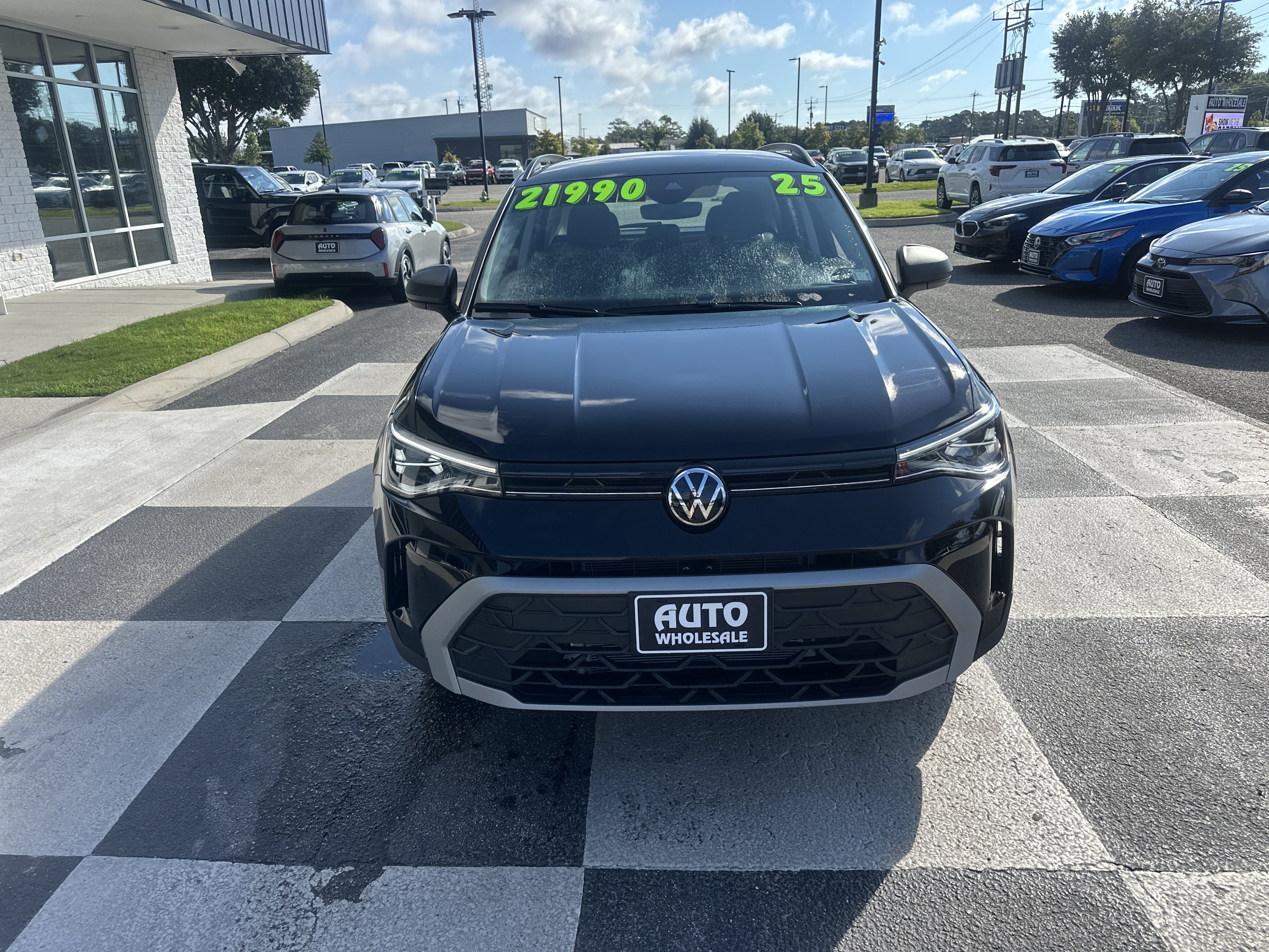 Used 2025 Volkswagen Taos S AWD/4WD image 2