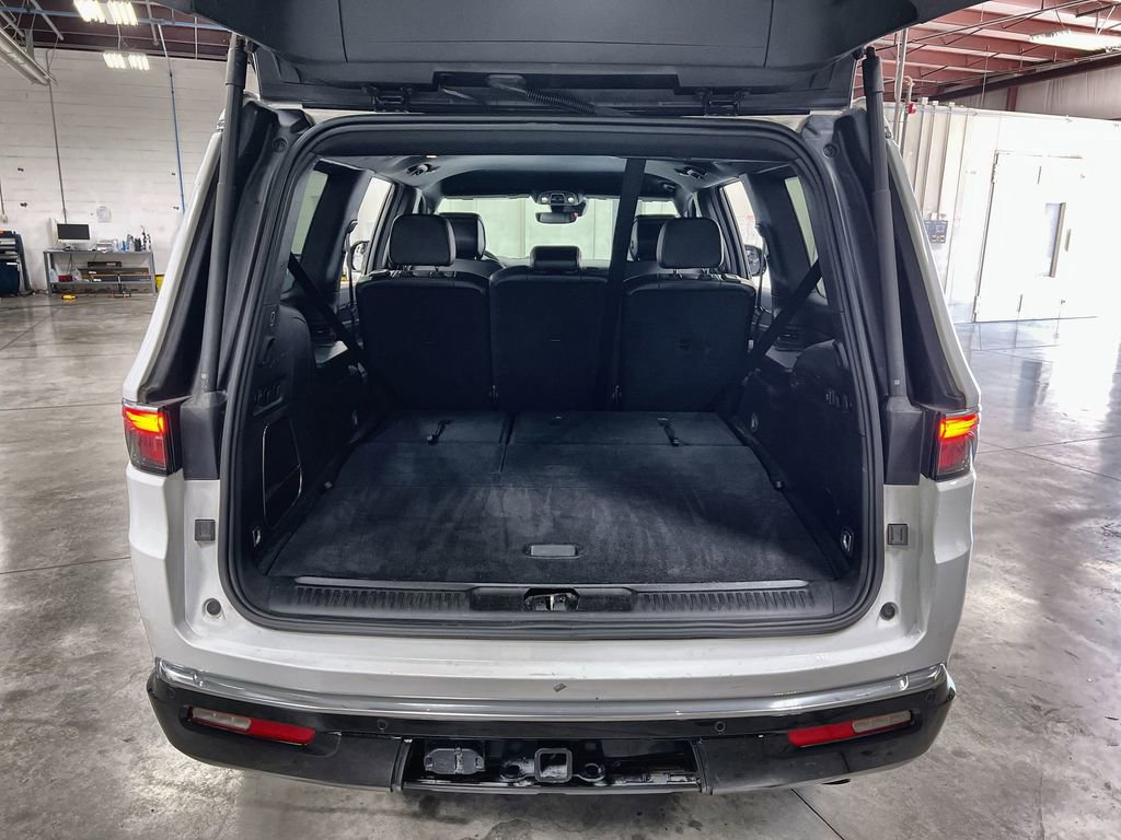 Used 2024 Jeep Wagoneer Series II w/ Flexible Seating Group AWD/4WD image 28