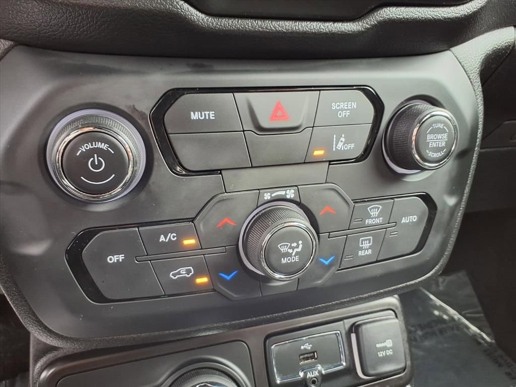 Used 2021 Jeep Renegade Latitude image 18