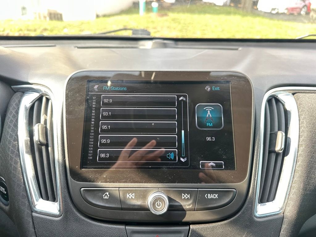 Used 2018 Chevrolet Malibu LT w/ Driver Confidence Package FWD image 49