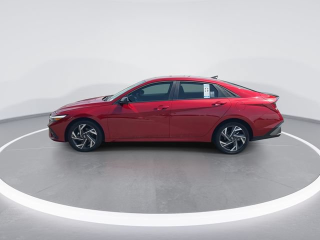 Used 2025 Hyundai Elantra SEL FWD image 5