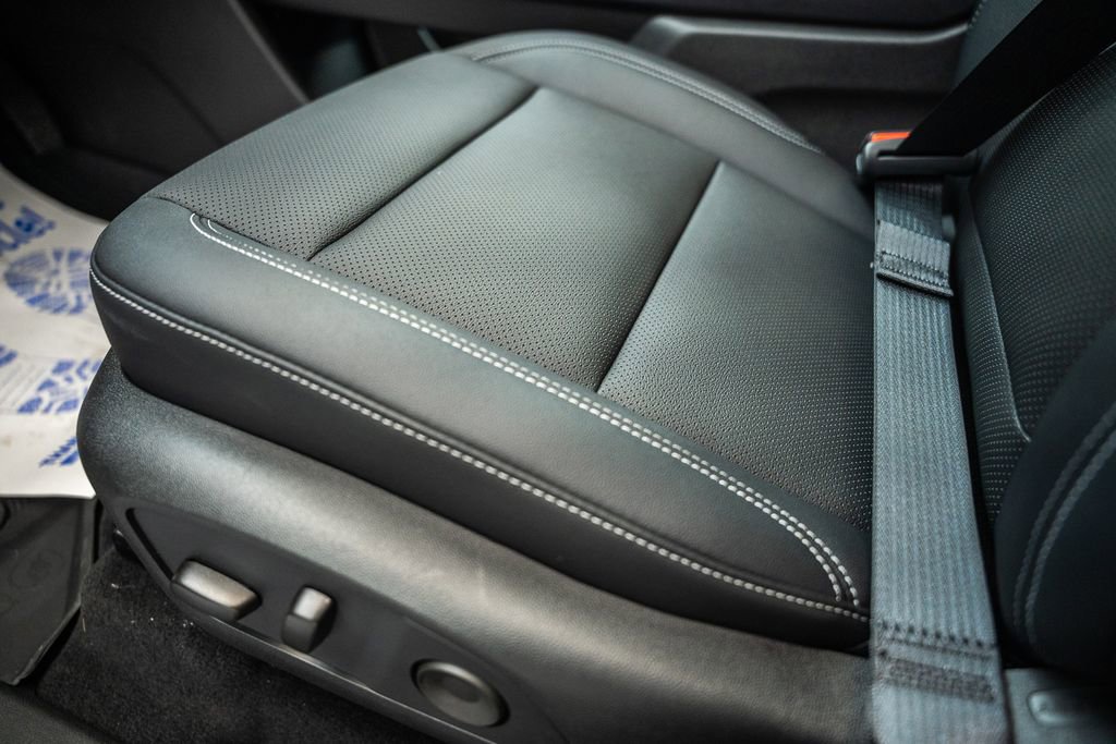 New 2026 Chevrolet Traverse LT w/ Sun and Wheel Package AWD/4WD image 38