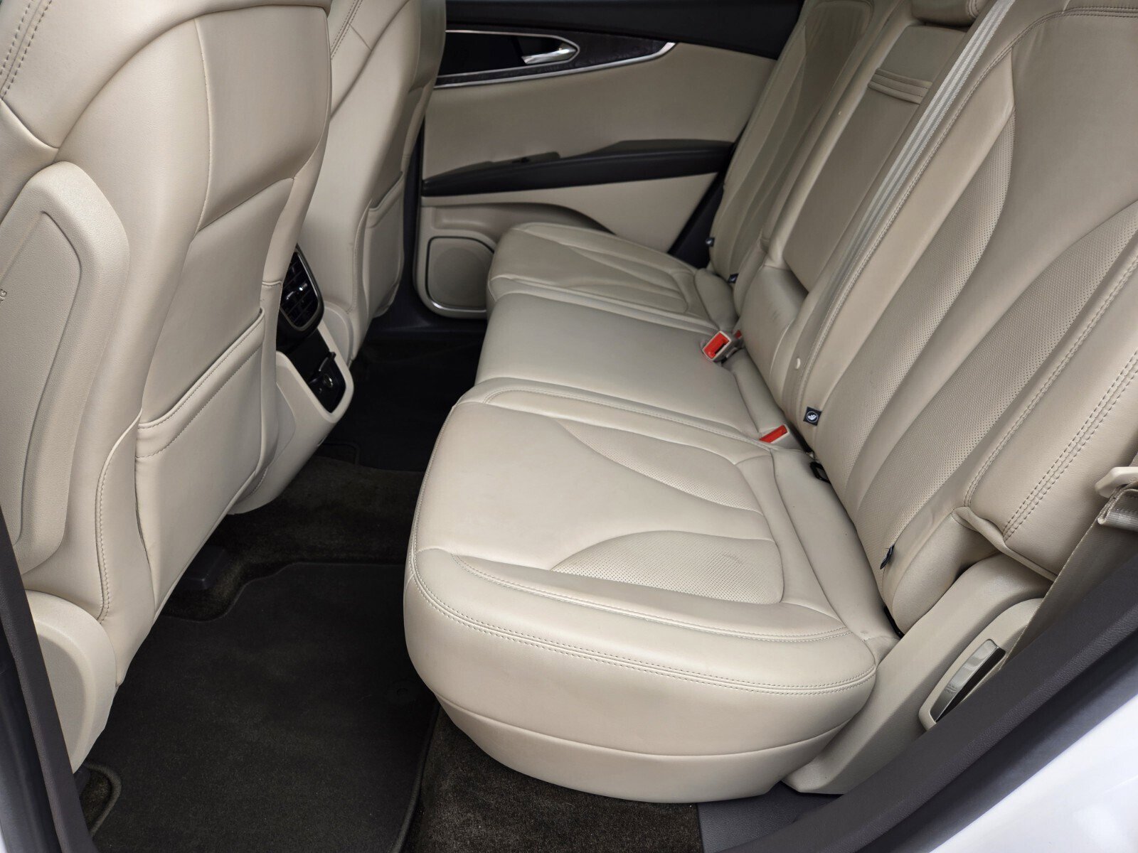 Used 2017 Lincoln MKX Select w/ Select Plus Package image 9