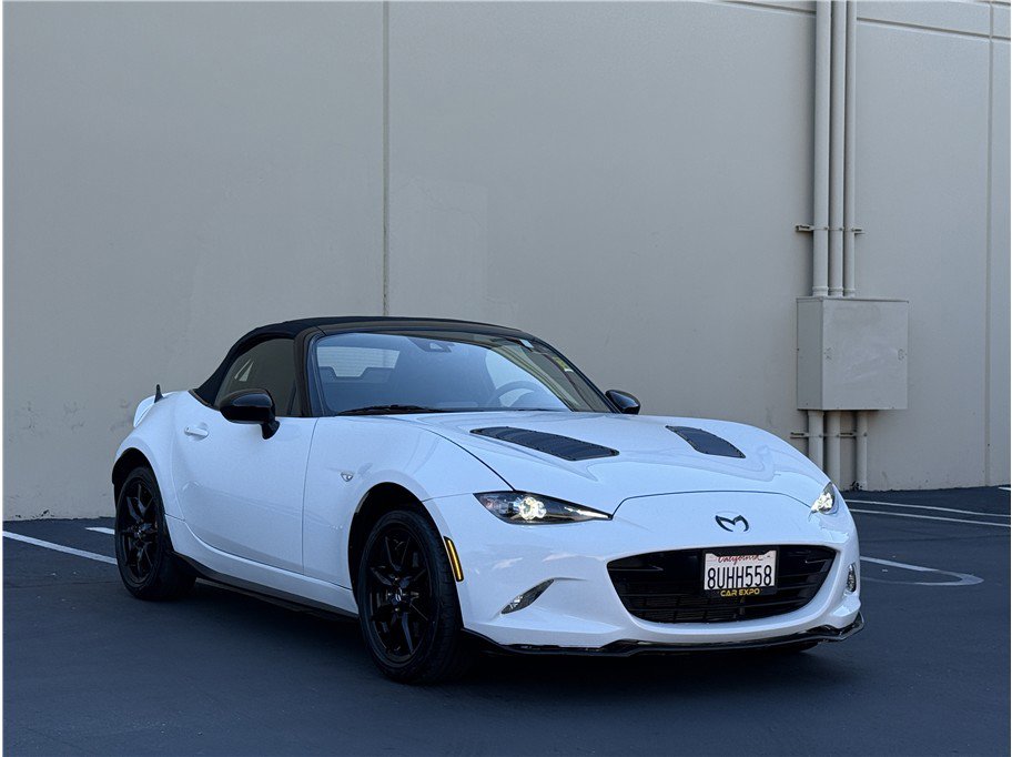 Used 2020 MAZDA MX-5 Miata Sport image 3