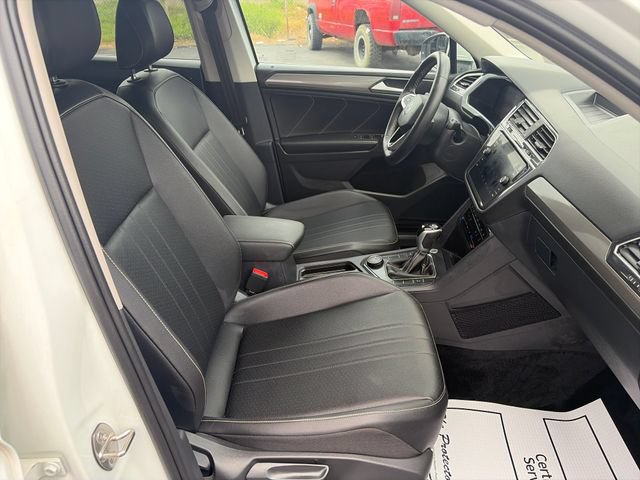 Used 2023 Volkswagen Tiguan SE AWD/4WD image 28