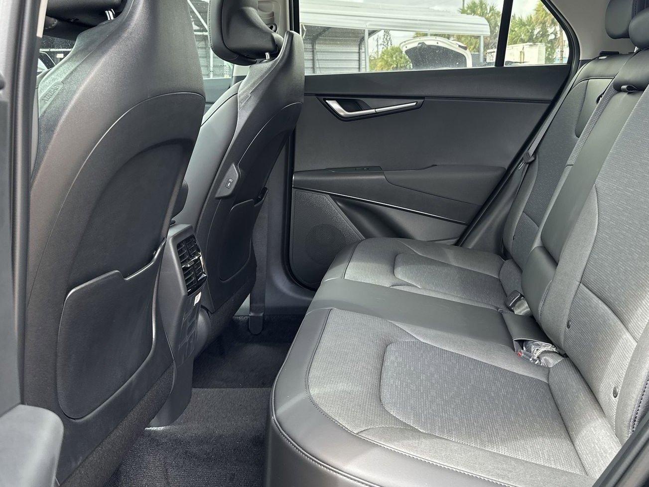 New 2025 Kia Niro SX image 36