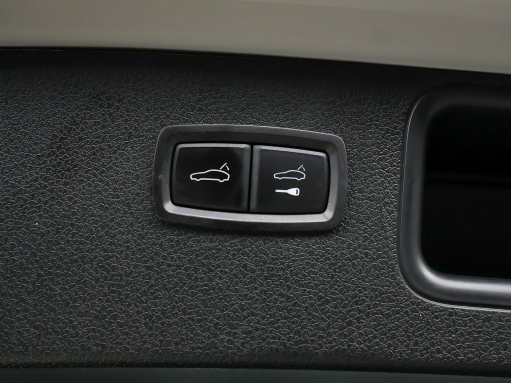 Used 2024 Porsche Macan GTS AWD/4WD image 14