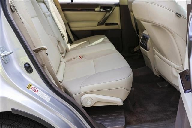 Used 2016 Lexus GX 460 image 29