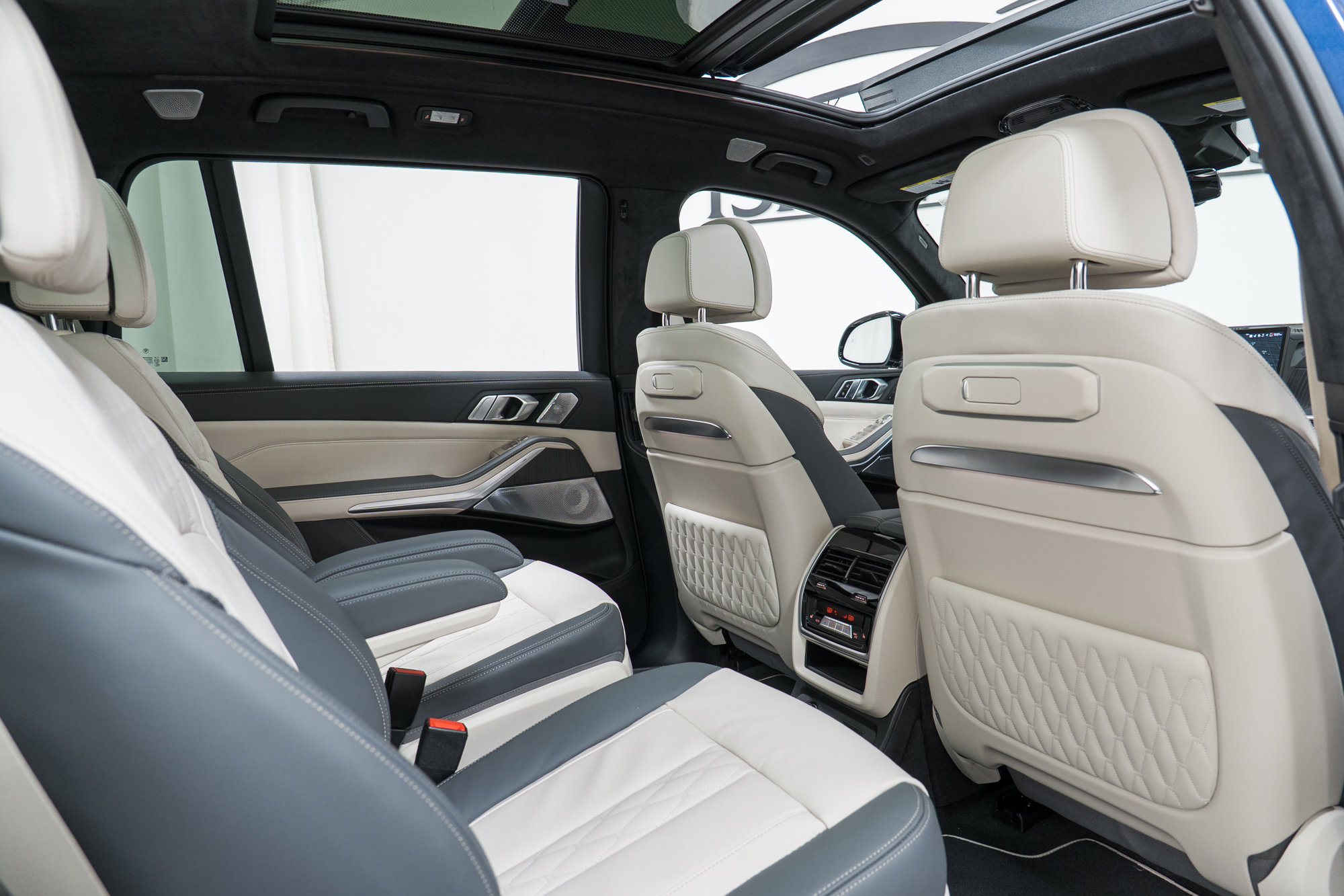 New 2026 BMW ALPINA XB7 image 26