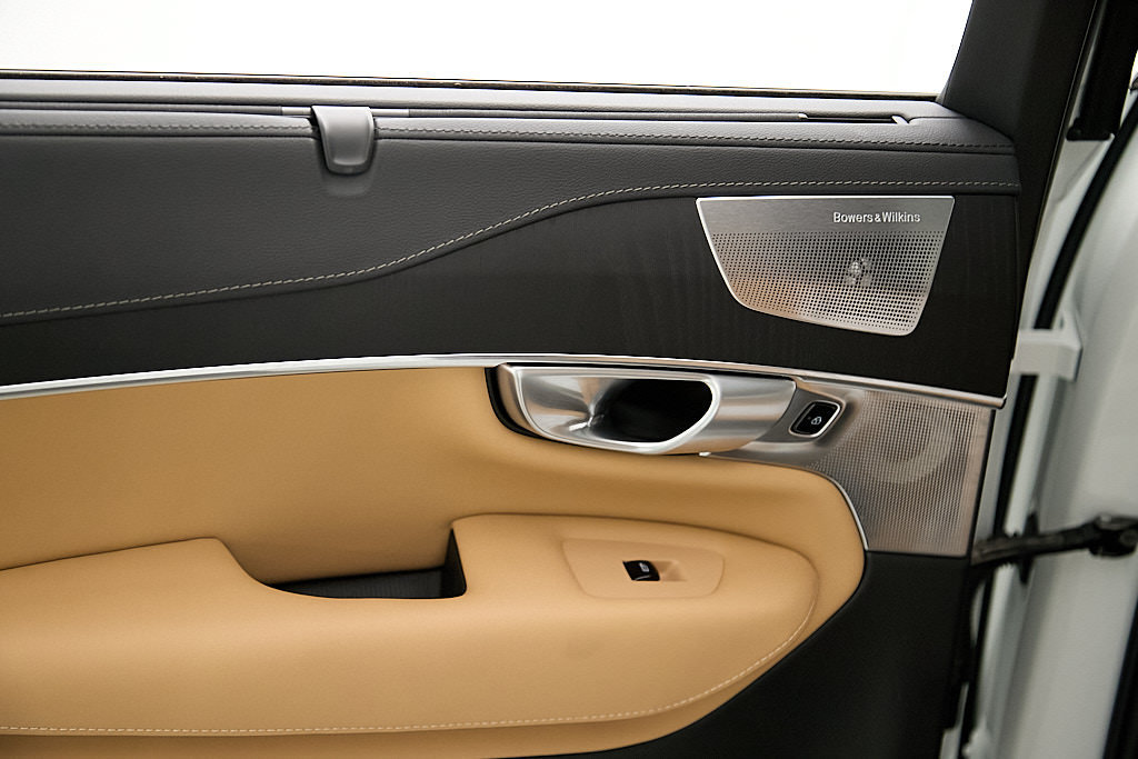 Certified 2024 Volvo XC90 T8 Ultimate w/ Protection Package Premier AWD/4WD image 22