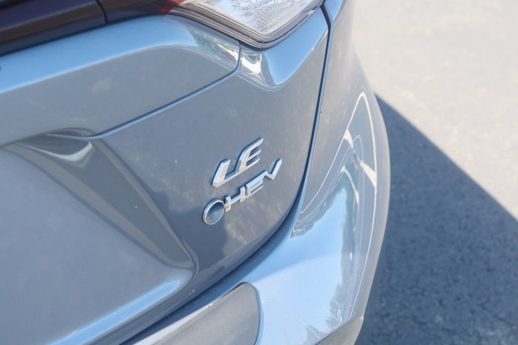 Used 2025 Toyota Corolla LE AWD/4WD image 29