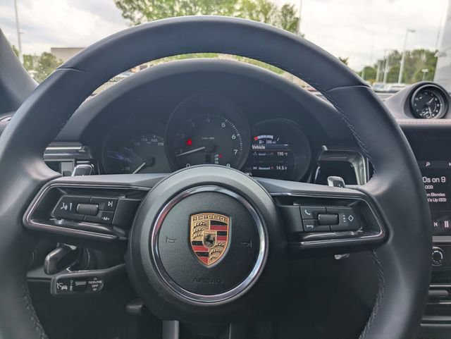 Used 2025 Porsche Macan AWD/4WD image 16
