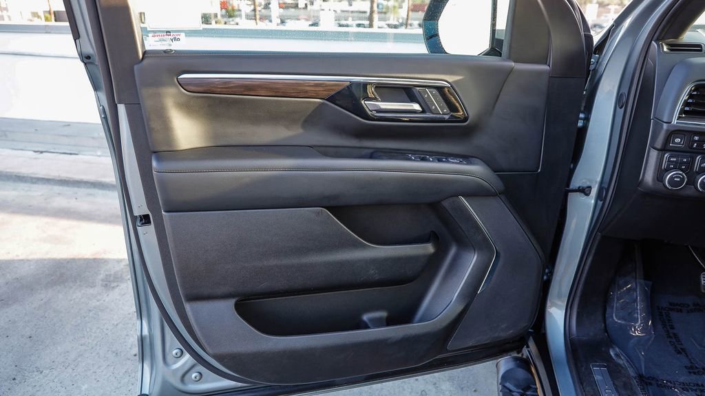Used 2025 Chevrolet Tahoe Z71 AWD/4WD image 24