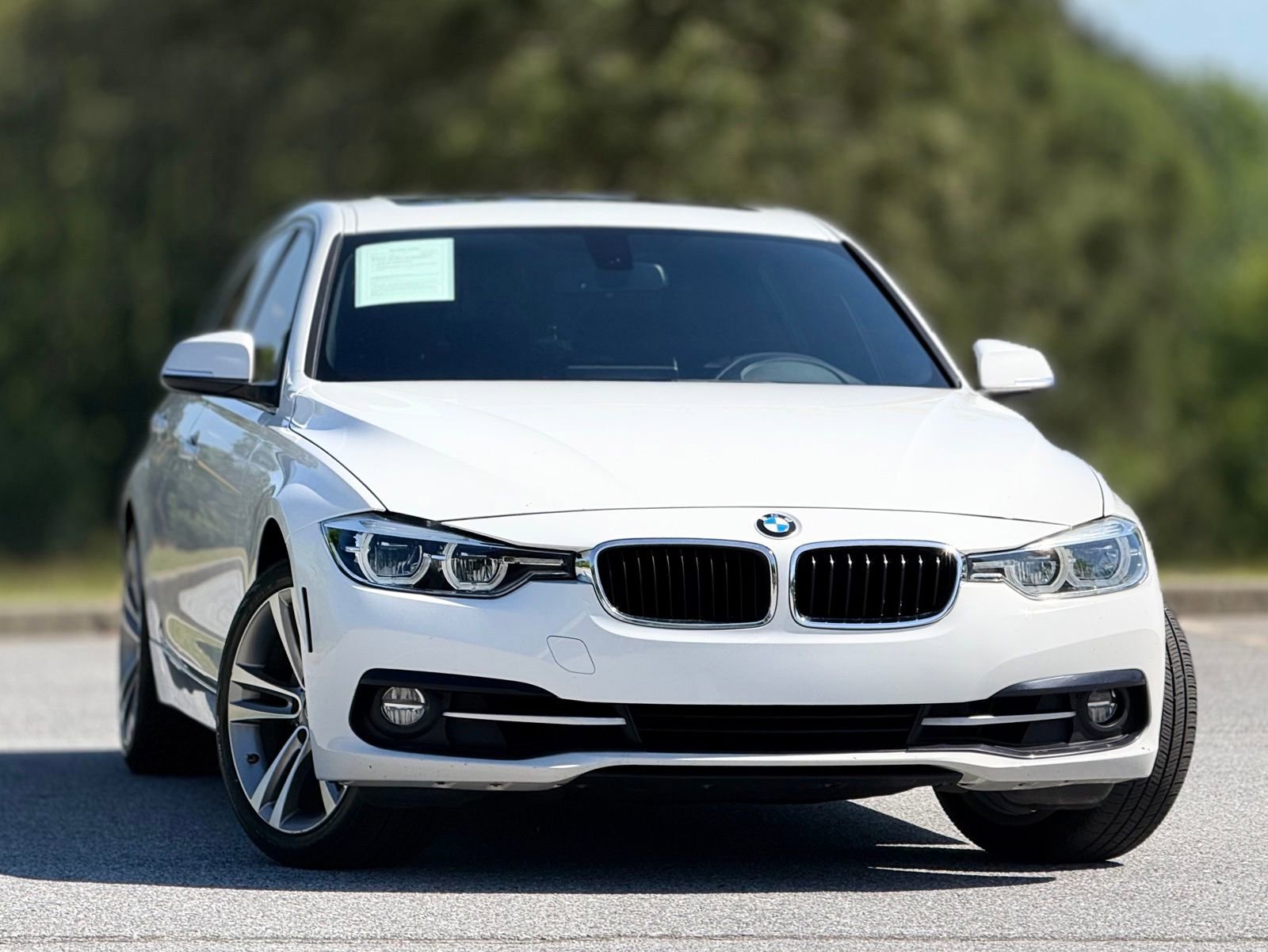 Used 2018 BMW 330i xDrive Sedan w/ Convenience Package AWD/4WD image 4