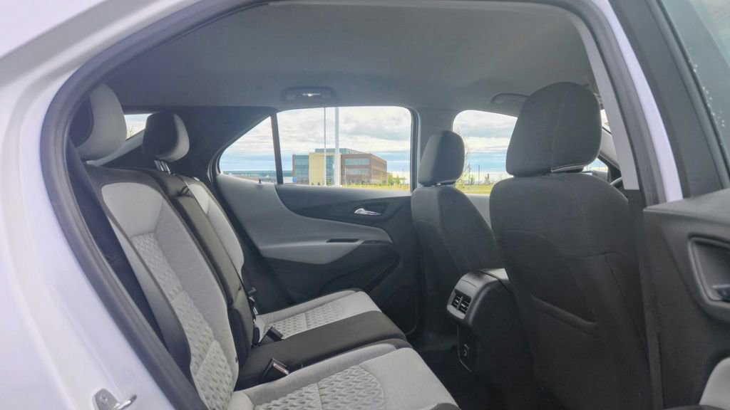 Used 2024 Chevrolet Equinox LS FWD image 13