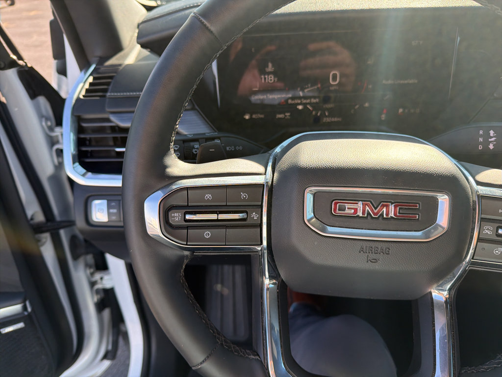 Used 2026 GMC Acadia Elevation w/ Elevation Premium Package AWD/4WD image 13