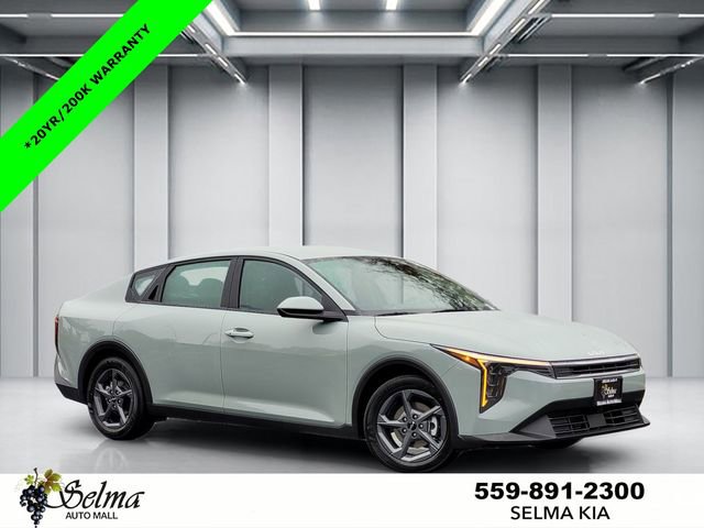 New 2025 Kia K4 LXS