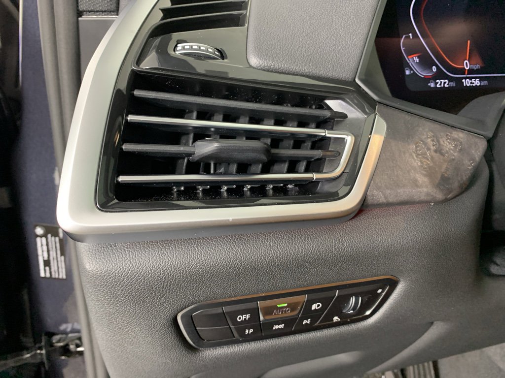 Used 2022 BMW X5 sDrive40i w/ Luxury Seating Package image 17