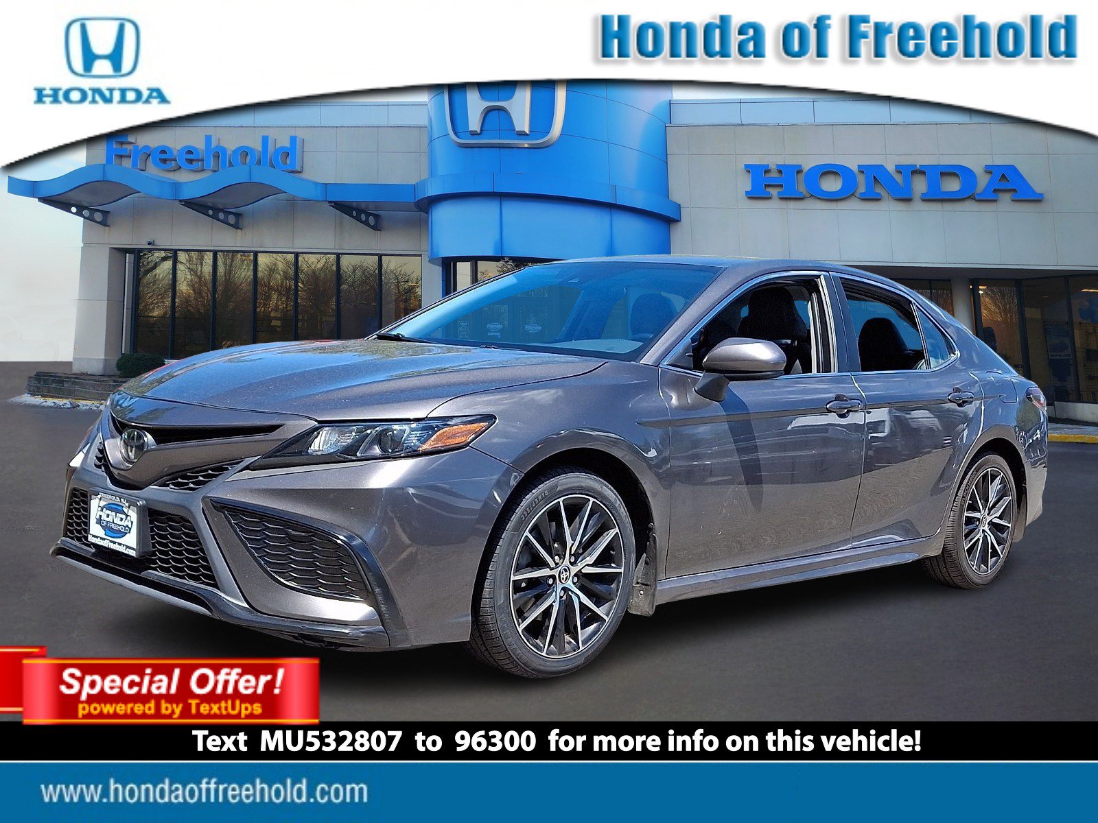 Used 2021 Toyota Camry SE FWD image 1
