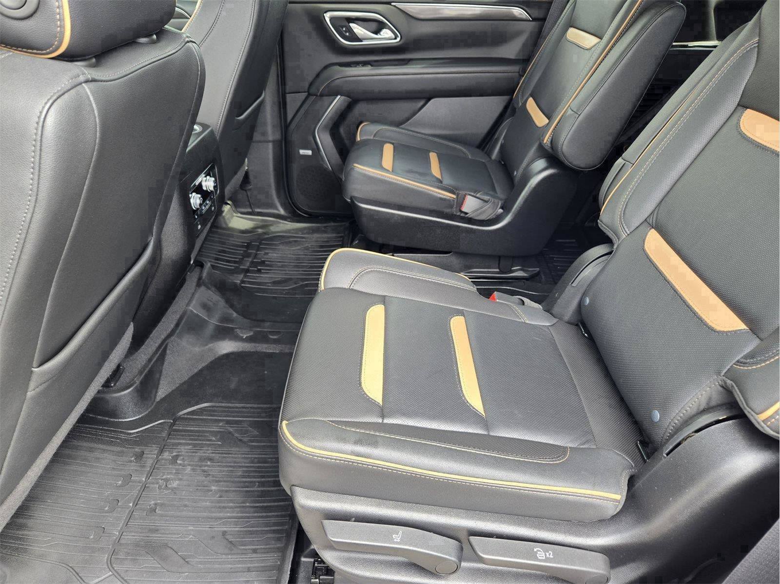 Used 2024 GMC Yukon AT4 w/ Technology Package AWD/4WD image 29