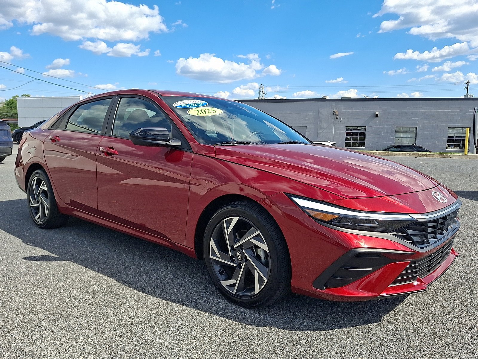Certified 2025 Hyundai Elantra Sport FWD image 3