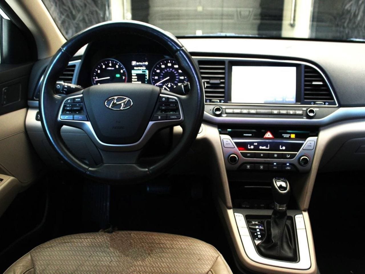 Used 2017 Hyundai Elantra Limited w/ Limited Ultimate Package 05 FWD image 16