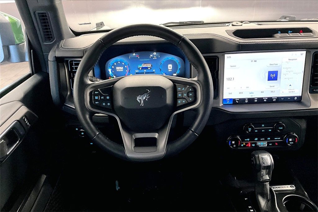 Used 2025 Ford Bronco Outer Banks image 2