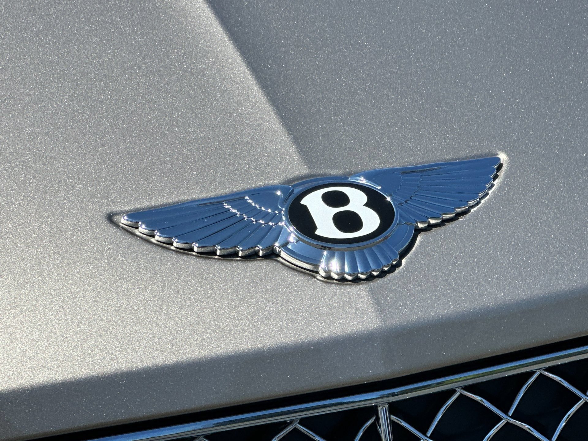 Certified 2023 Bentley Bentayga AWD/4WD image 32