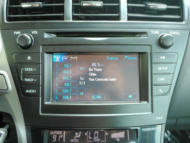 Used 2012 Toyota Prius V Two FWD image 40