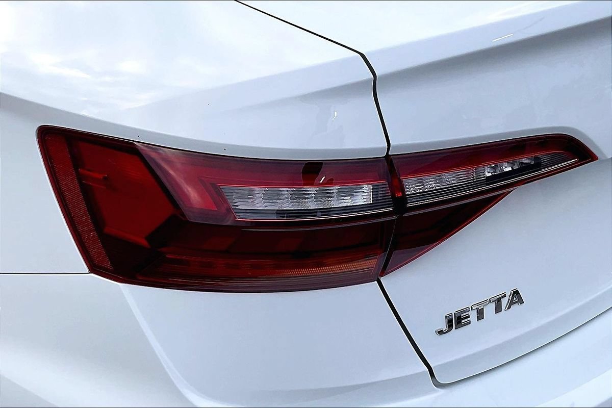 Used 2019 Volkswagen Jetta R-Line w/ R-Line Cold Weather Package FWD image 27