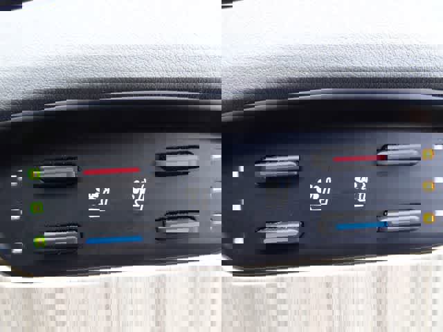 Used 2023 Toyota Venza Limited image 35