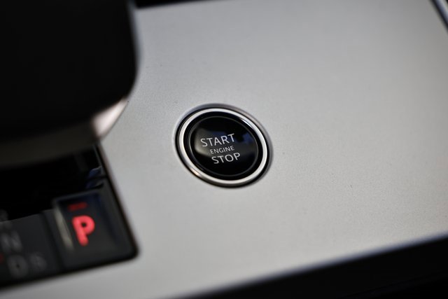 New 2025 Land Rover Range Rover SE image 48