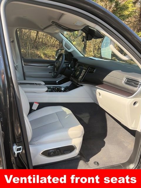 Used 2023 Jeep Wagoneer L 4WD image 20