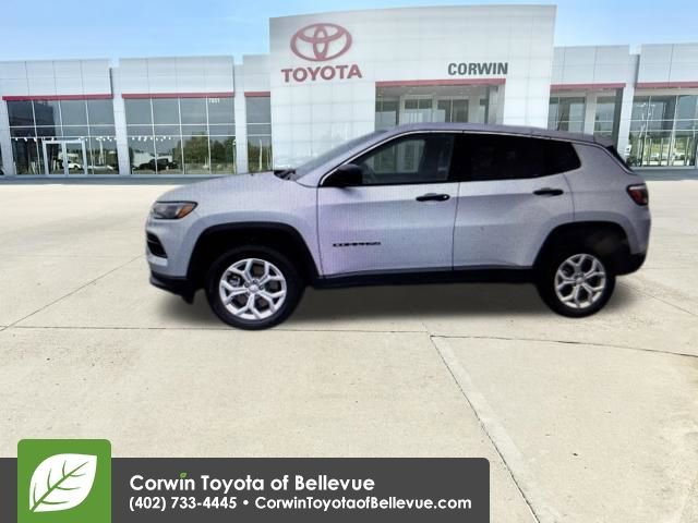 Used 2024 Jeep Compass Sport AWD/4WD image 12