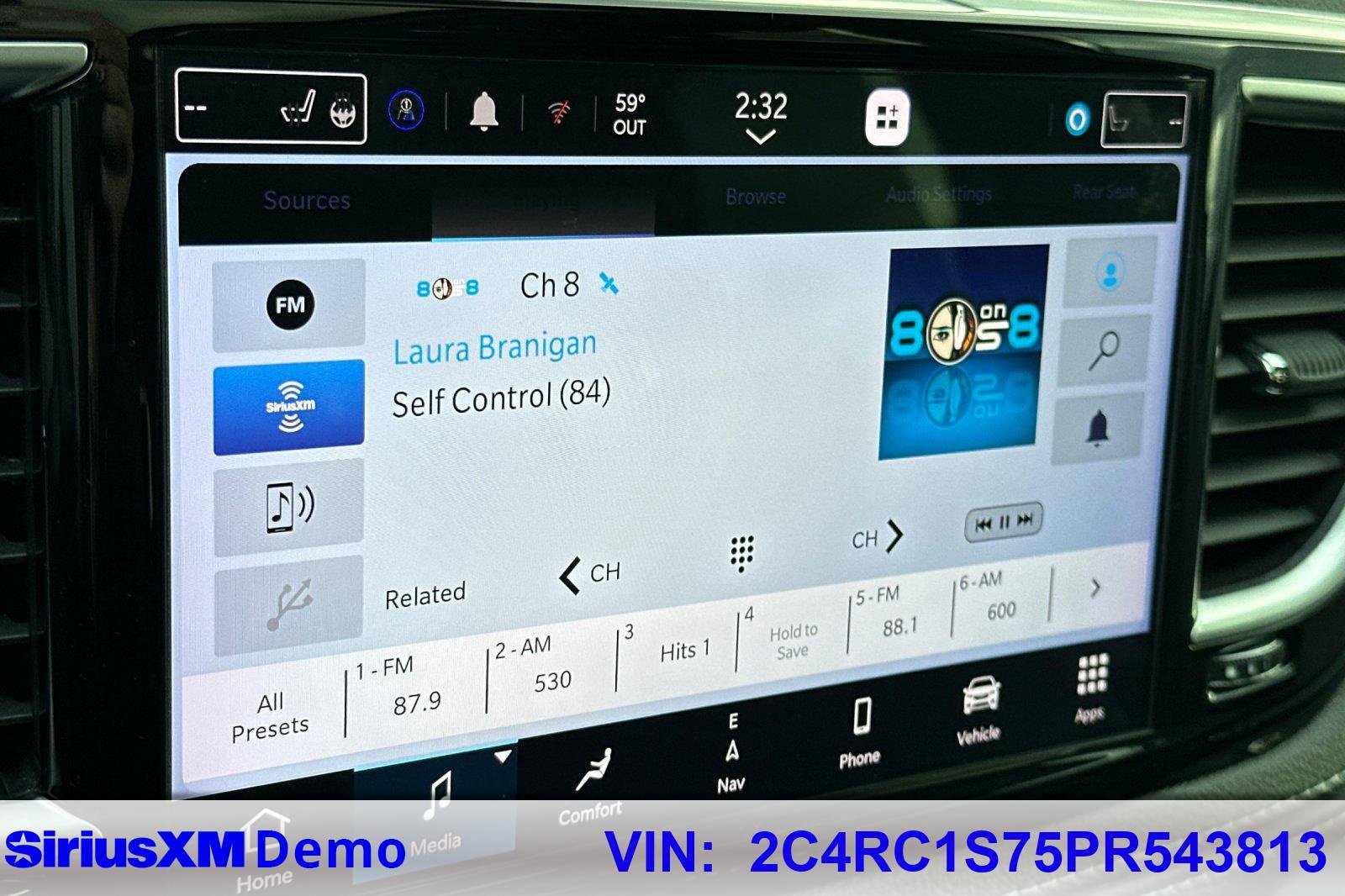 Used 2023 Chrysler Pacifica Limited w/ Uconnect Theater Family Group image 36