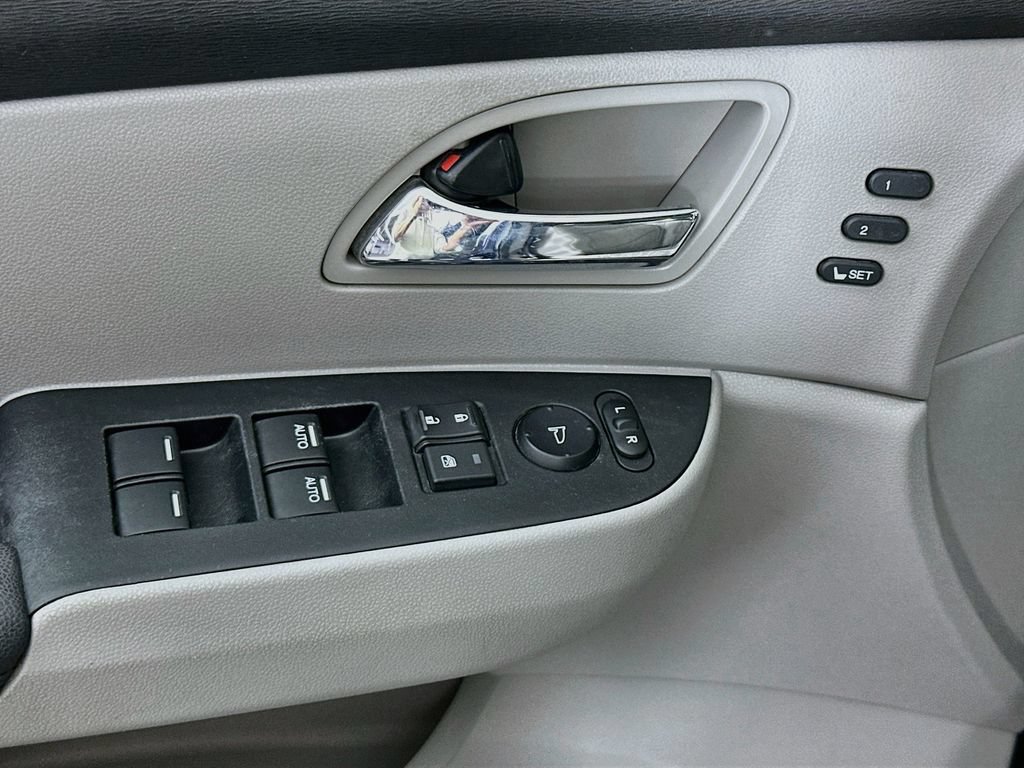 Used 2014 Honda Odyssey Touring image 19