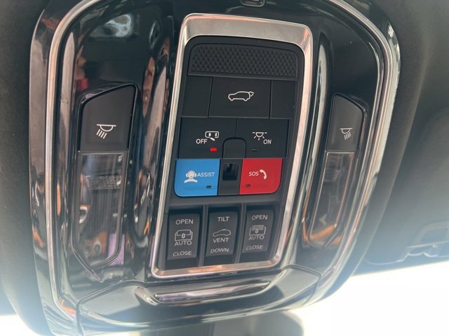 Used 2024 Jeep Grand Cherokee L Summit image 32