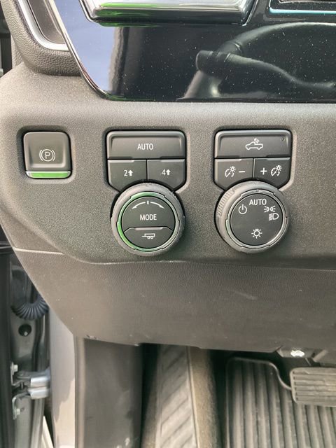 Used 2023 Chevrolet Silverado 1500 LT image 32