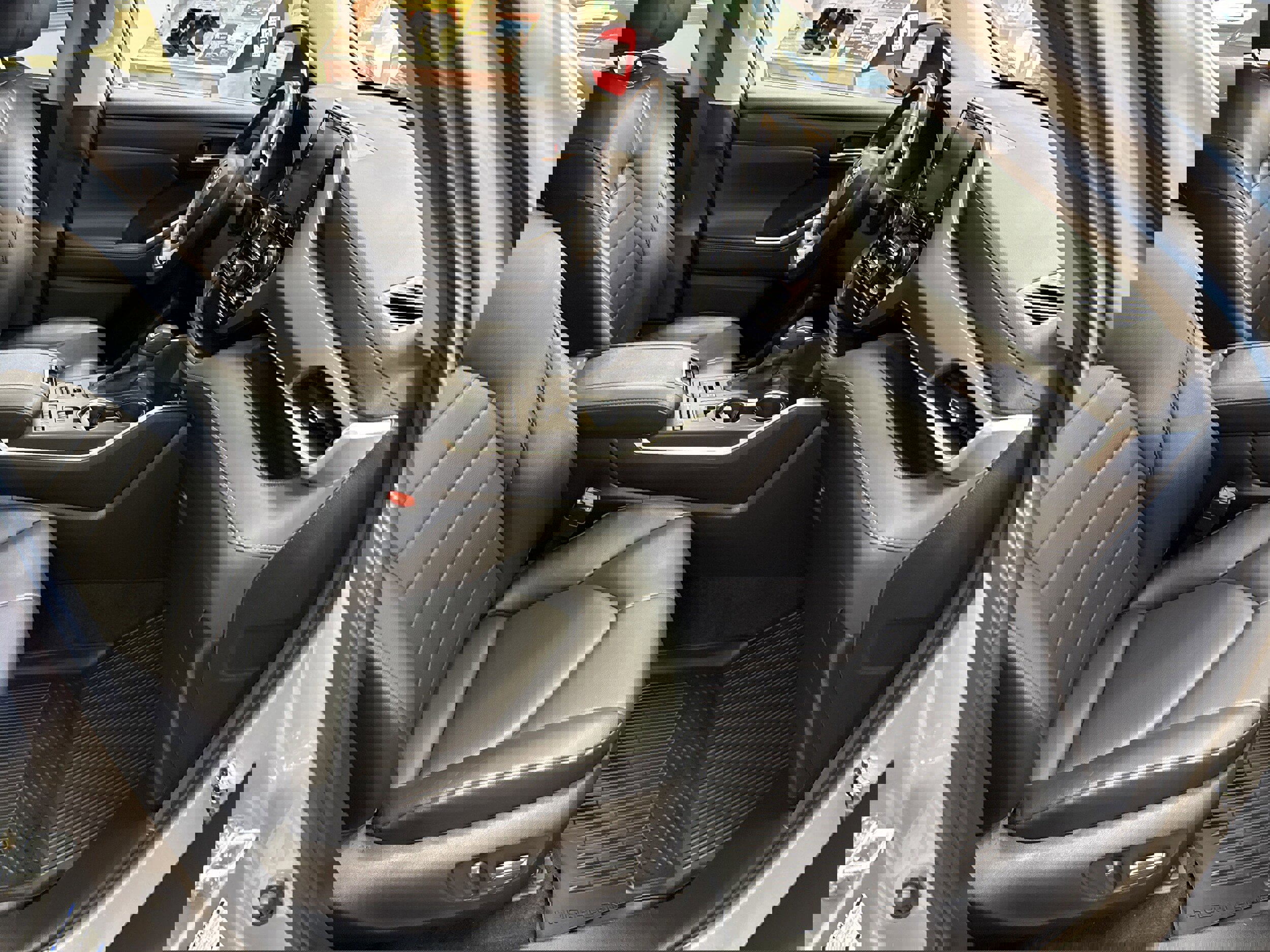 Used 2022 Toyota Highlander XLE image 16