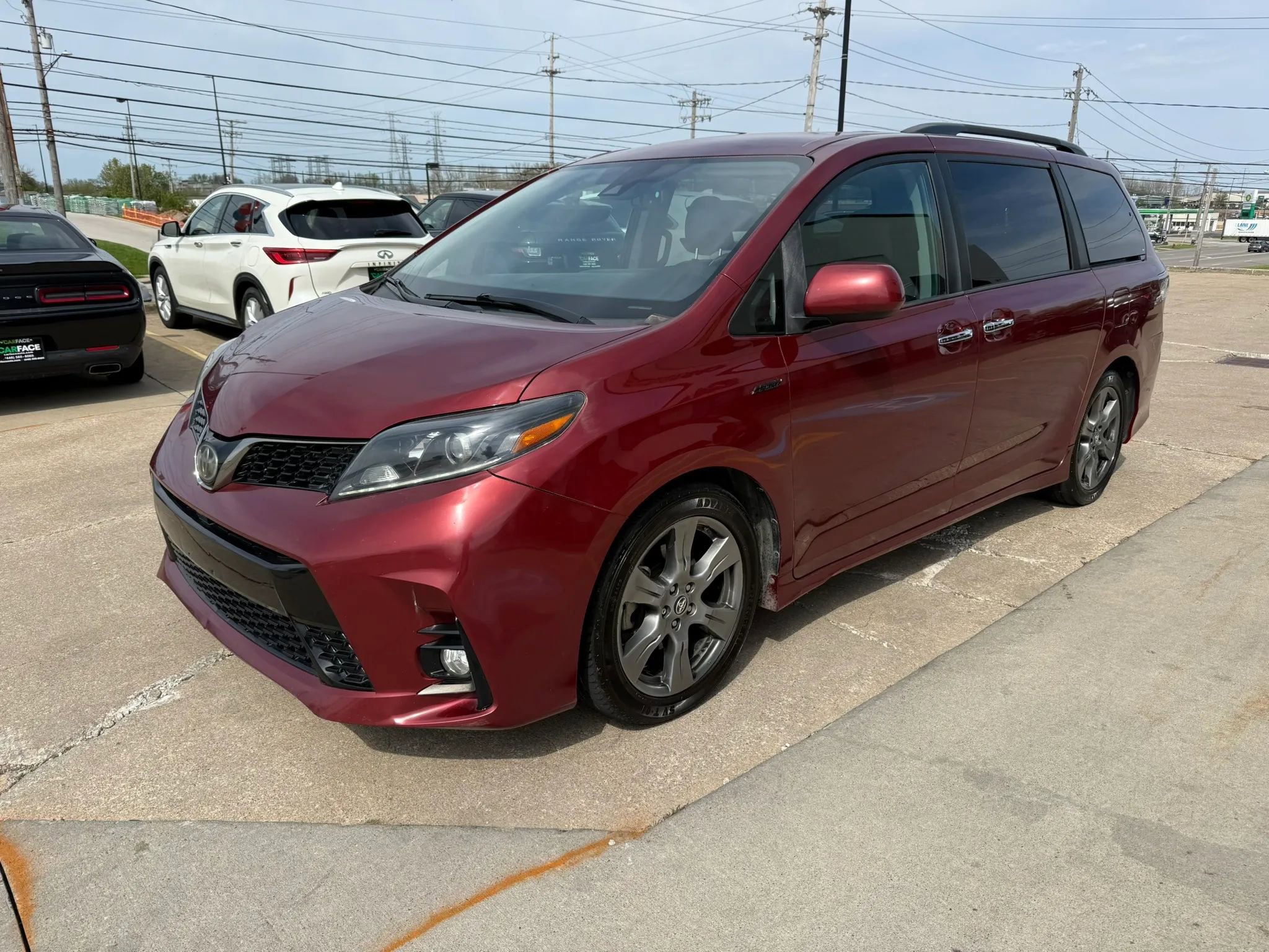 Used 2018 Toyota Sienna SE FWD image 6