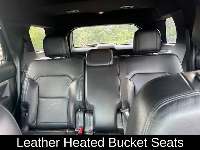 Used 2017 Ford Explorer XLT w/ Equipment Group 202A FWD image 18